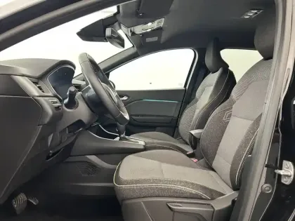 Photo 17 Renault Captur  E-Tech full hybrid 145 ch