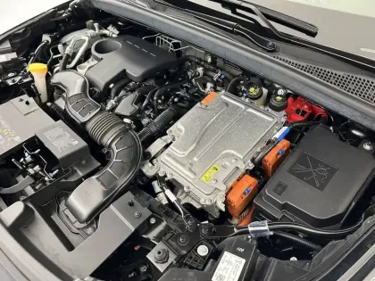 Photo 35 Renault Captur  E-Tech full hybrid 145 ch