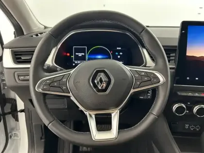 Photo 23 Renault Captur  E-Tech full hybrid 145