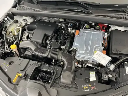 Photo 35 Renault Captur  E-Tech full hybrid 145
