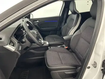 Photo 17 Renault Captur  E-Tech full hybrid 145