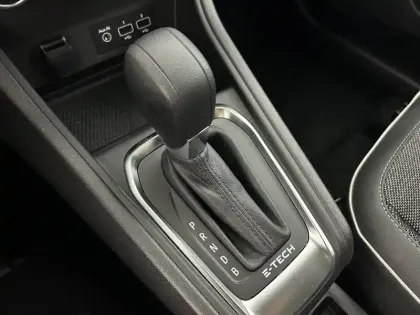 Photo 21 Renault Captur  E-Tech full hybrid 145