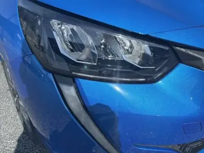 Photo 15 Peugeot 208  PureTech 130 S&S EAT8