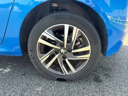 Photo 12 Peugeot 208  PureTech 130 S&S EAT8