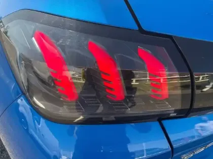 Photo 16 Peugeot 208  PureTech 130 S&S EAT8