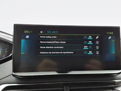 Photo 12 Peugeot 3008  Hybrid 225 e-EAT8