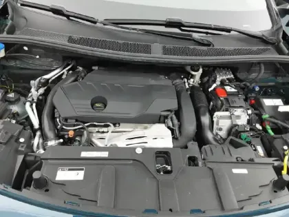 Photo 24 Peugeot 3008  Hybrid 225 e-EAT8