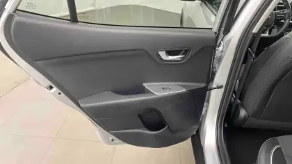 Photo 26 Kia Stonic  1.0 T-GDi 100 ch BVM6