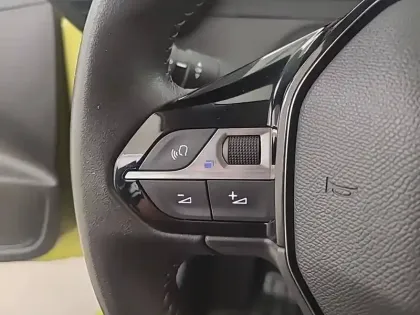 Photo 20 Peugeot 208  PureTech 75 S&S BVM5