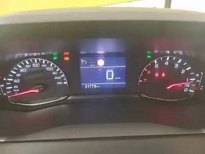 Photo 34 Peugeot 208  PureTech 75 S&S BVM5