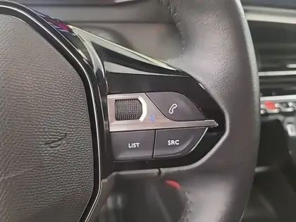 Photo 44 Peugeot 208  PureTech 75 S&S BVM5