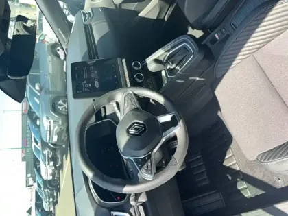 Photo 7 Renault Clio  E-Tech full hybrid 145
