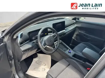 Photo 10 Volkswagen T-roc  1.5 eTSI EVO2 Hybrid 116 ch DSG7