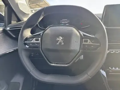 Photo 8 Peugeot 208  Electrique 50 kWh 136ch