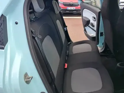 Photo 16 Renault Twingo  III E-Tech