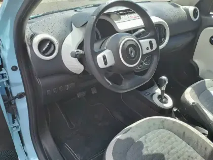 Photo 23 Renault Twingo  III E-Tech