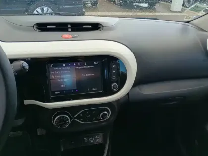 Photo 11 Renault Twingo  III E-Tech