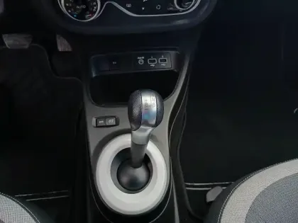 Photo 12 Renault Twingo  III E-Tech
