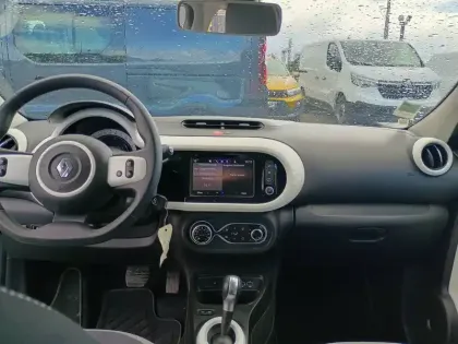 Photo 9 Renault Twingo  III E-Tech