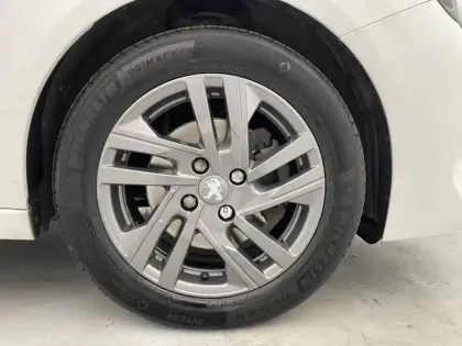 Photo 17 Peugeot 208  PureTech 100 S&S BVM6