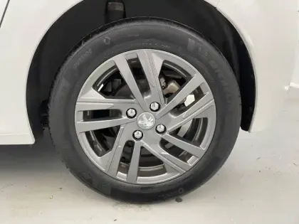 Photo 15 Peugeot 208  PureTech 100 S&S BVM6