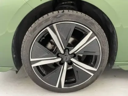 Photo 16 Peugeot 308  PureTech 130ch S&S EAT8