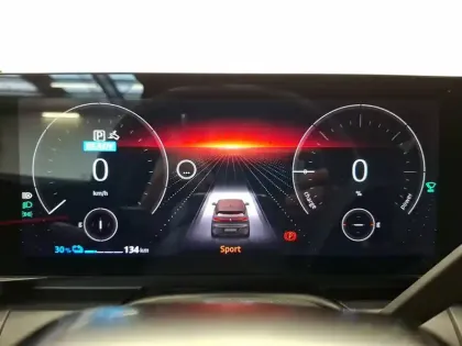 Photo 38 Renault Megane  E-Tech EV60 220 ch optimum charge