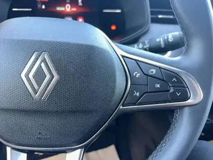 Photo 21 Renault Clio  E-Tech full hybrid 145 ch GSR2