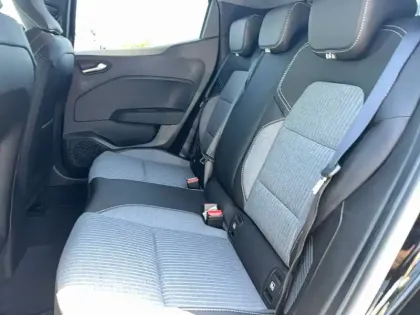 Photo 10 Renault Clio  E-Tech full hybrid 145 ch GSR2