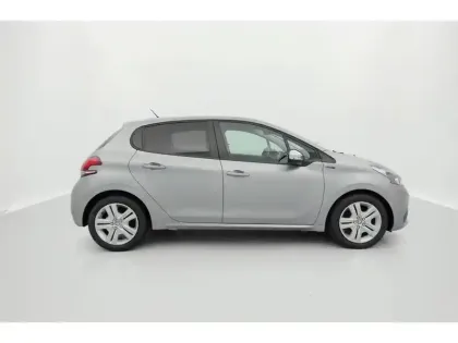Photo 16 Peugeot 208  BlueHDi 100ch S&S BVM5