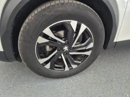 Photo 10 Peugeot 2008  PureTech 130 S&S EAT8