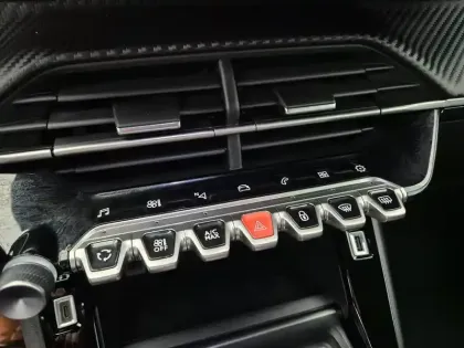 Photo 14 Peugeot 2008  PureTech 130 S&S EAT8