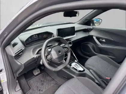 Photo 7 Peugeot 2008  Hybrid 110 e-DCS6