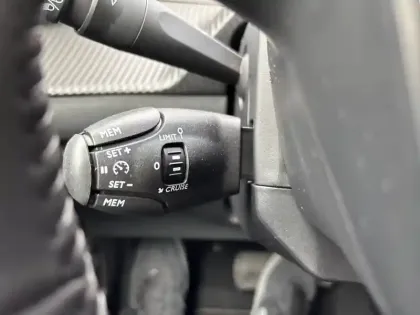 Photo 14 Peugeot 2008  Hybrid 110 e-DCS6