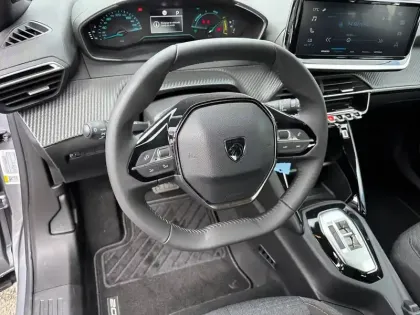 Photo 8 Peugeot 2008  Hybrid 110 e-DCS6