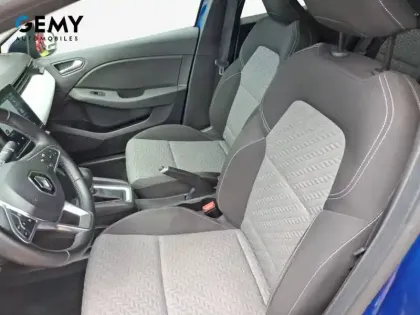Photo 8 Renault Clio  E-Tech full hybrid 145