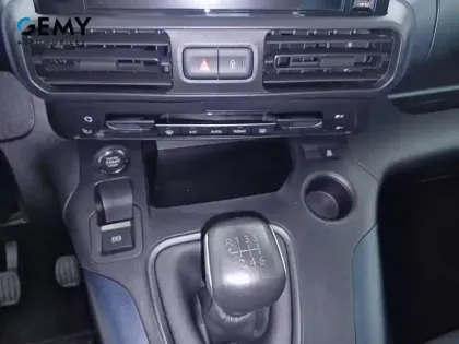 Photo 36 Peugeot Rifter  Standard PureTech 110 S&S BVM6