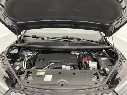 Photo 20 Peugeot 5008  Hybrid 136 e-DCS6