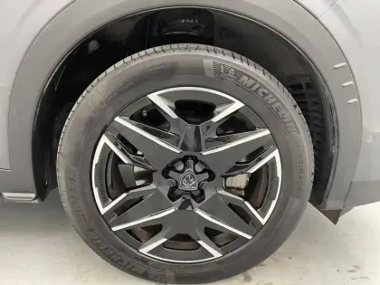 Photo 17 Peugeot 5008  Hybrid 136 e-DCS6