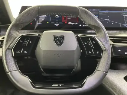 Photo 22 Peugeot 5008  Hybrid 136 e-DCS6