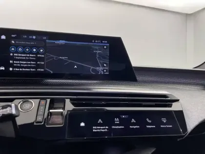 Photo 19 Peugeot 5008  Hybrid 136 e-DCS6