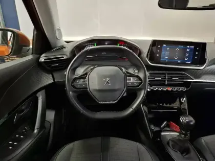 Photo 15 Peugeot 2008  PureTech 100 S&S BVM6