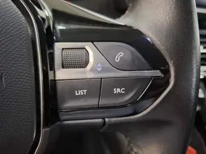 Photo 21 Peugeot 2008  PureTech 100 S&S BVM6