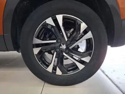 Photo 9 Peugeot 2008  PureTech 100 S&S BVM6