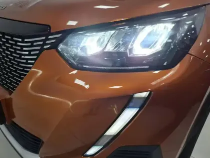 Photo 34 Peugeot 2008  PureTech 100 S&S BVM6