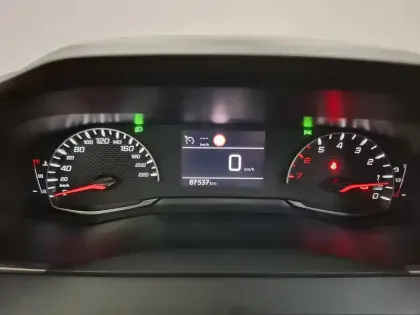 Photo 23 Peugeot 2008  PureTech 100 S&S BVM6
