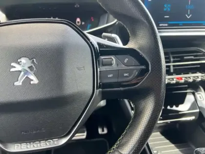 Photo 12 Peugeot 208 1.2 100 chEAT8 GT Line