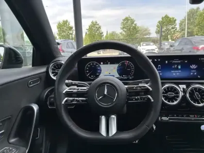 Photo 15 Mercedes Classe A 250 e Hybrid EQ AMG Line