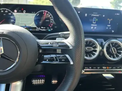 Photo 14 Mercedes Classe A 250 e Hybrid EQ AMG Line
