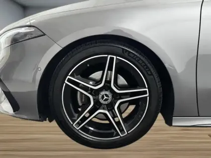 Photo 8 Mercedes Classe A 180 d AMG Line